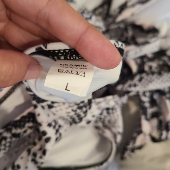 Monokini - Picture 2 of 2